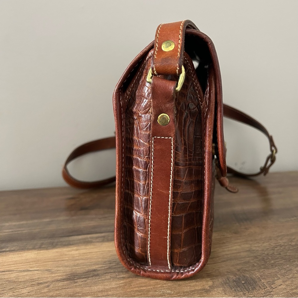 BRAHMIN croc embossed leather crossbody
vintage, heritage, designer, 90s, Y2K - Picture 3 of 16